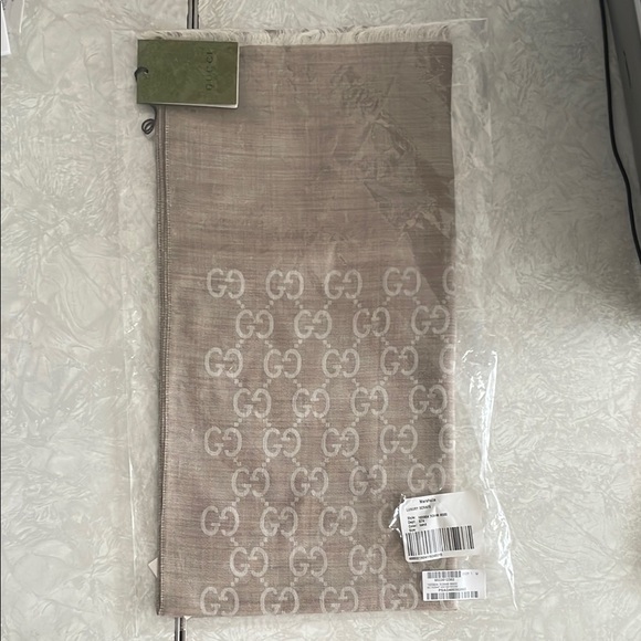 Gucci Accessories - Gucci taupe and cream GG monogram scarf